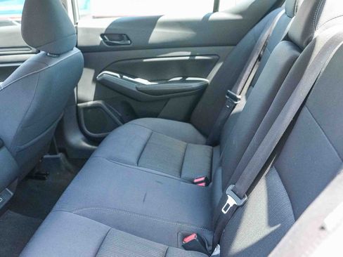 Used 2024 Nissan Altima 2.5 SV FWD image 18
