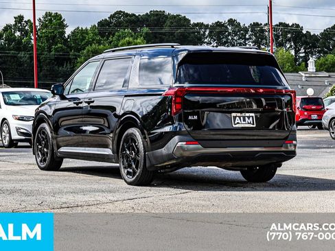 Used 2025 Kia Carnival SX w/ SX Dark Edition Package FWD image 6