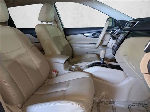 Used 2015 Nissan Rogue SL image 21