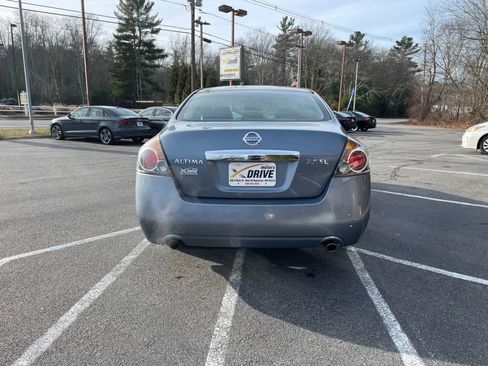 Used 2011 Nissan Altima 2.5 SL w/ 2.5SL Pkg image 11