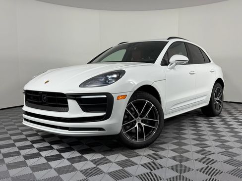 Certified 2026 Porsche Macan AWD/4WD image 1