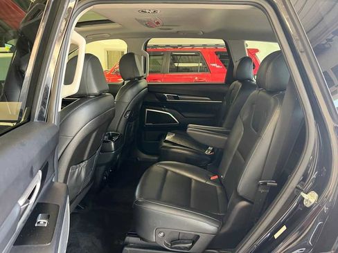 Used 2022 Kia Telluride S image 17
