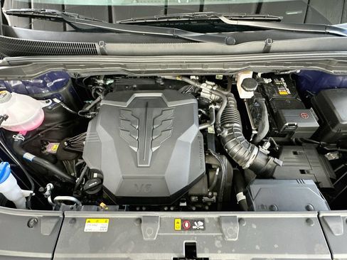 Used 2025 Kia Carnival FWD image 31