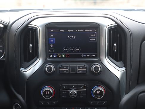 Used 2022 Chevrolet Silverado 3500 LTZ w/ LTZ Plus Package image 15