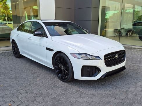 Used 2024 Jaguar XF R-Dynamic SE AWD/4WD image 3