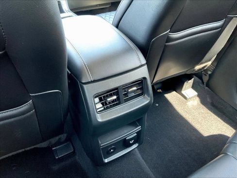 Used 2024 Ford Edge Titanium AWD/4WD image 12