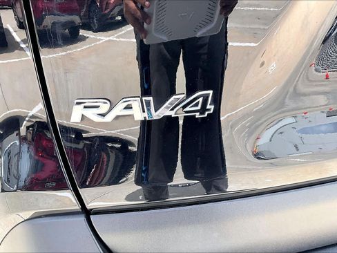 Used 2025 Toyota RAV4 XLE image 10