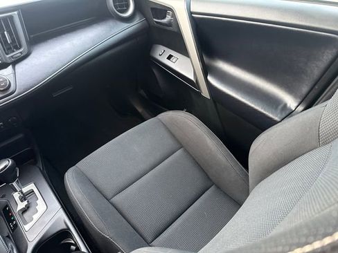Used 2017 Toyota RAV4 XLE FWD image 15