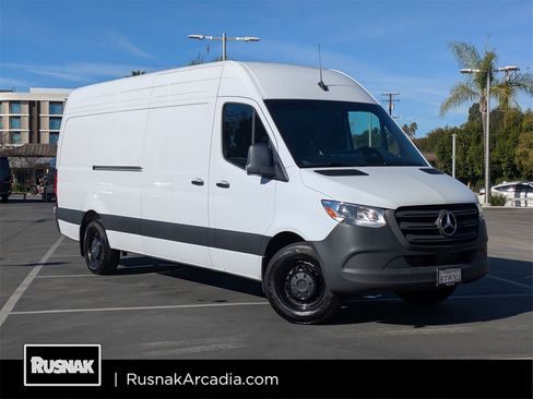 Certified 2025 Mercedes-Benz Sprinter 2500 image 1