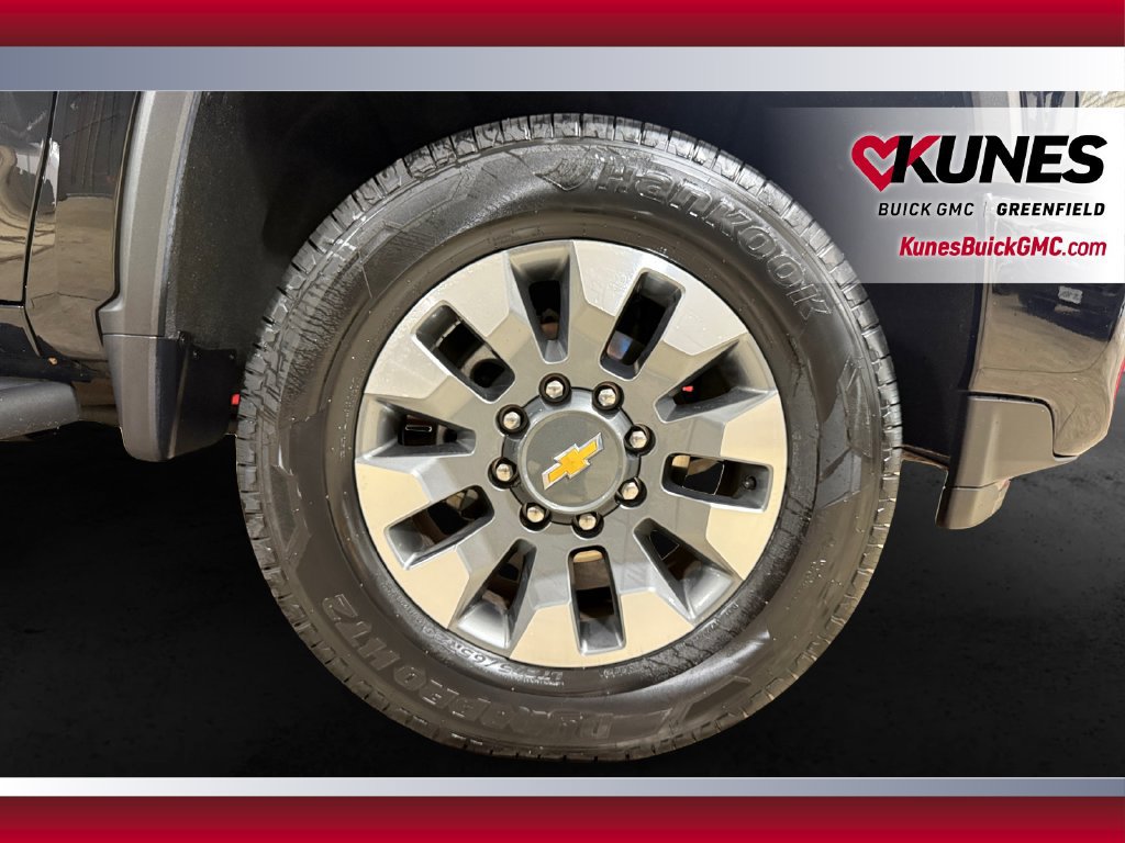 Used 2022 Chevrolet Silverado 2500 Custom w/ Custom Convenience Package AWD/4WD image 11