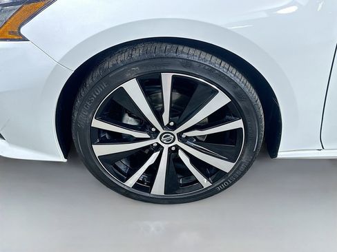 Used 2022 Nissan Altima 2.5 SR FWD image 8