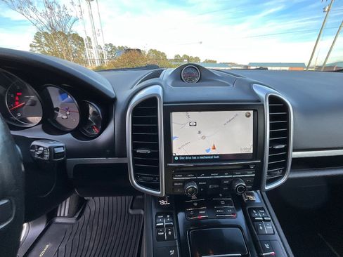 Used 2013 Porsche Cayenne AWD/4WD image 22