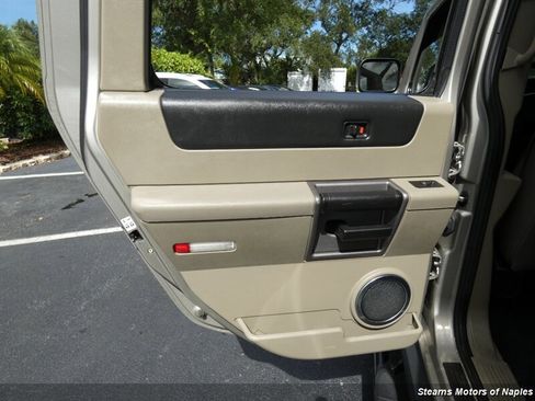 Used 2003 HUMMER H2 w/ Preferred Equipment Group image 46