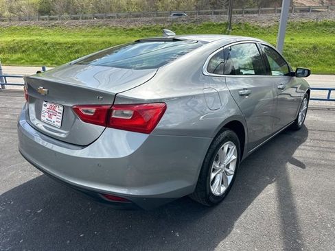 Used 2025 Chevrolet Malibu LT FWD image 2