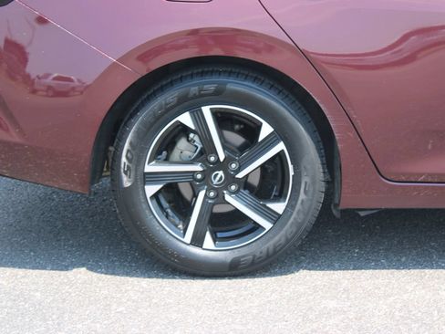 Used 2024 Nissan Sentra SV FWD image 13