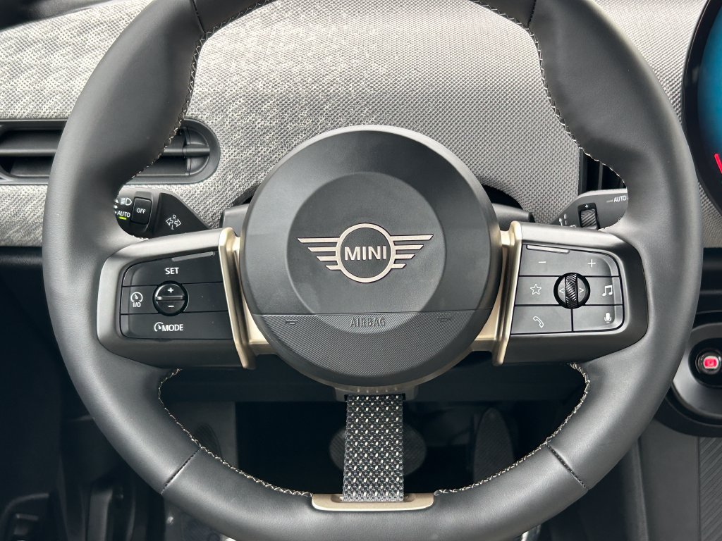 Used 2025 MINI Cooper S FWD image 17