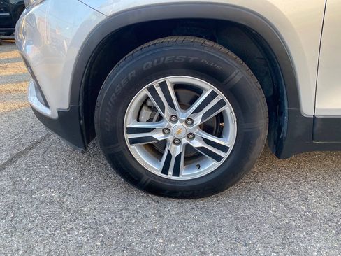 Used 2019 Chevrolet Trax LT w/ LT Convenience Package FWD image 16