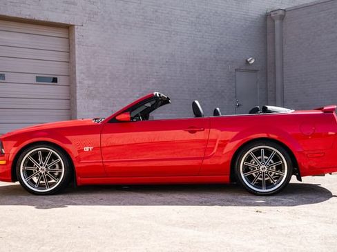 Used 2006 Ford Mustang GT Premium RWD image 12