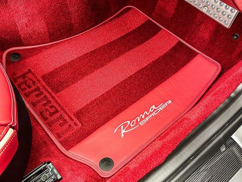 Used 2025 Ferrari Roma Spider RWD image 23