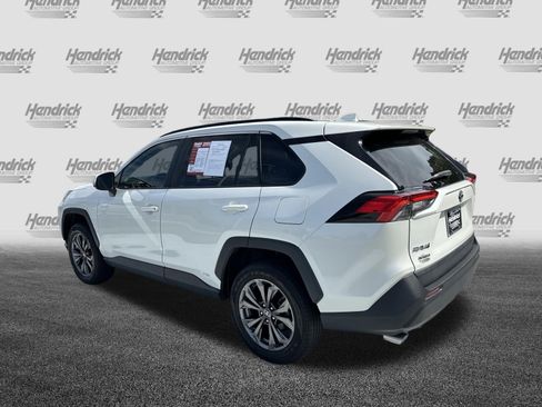 Used 2022 Toyota RAV4 XLE Premium AWD/4WD image 8