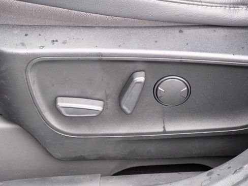 Used 2021 Ford Escape Titanium image 13