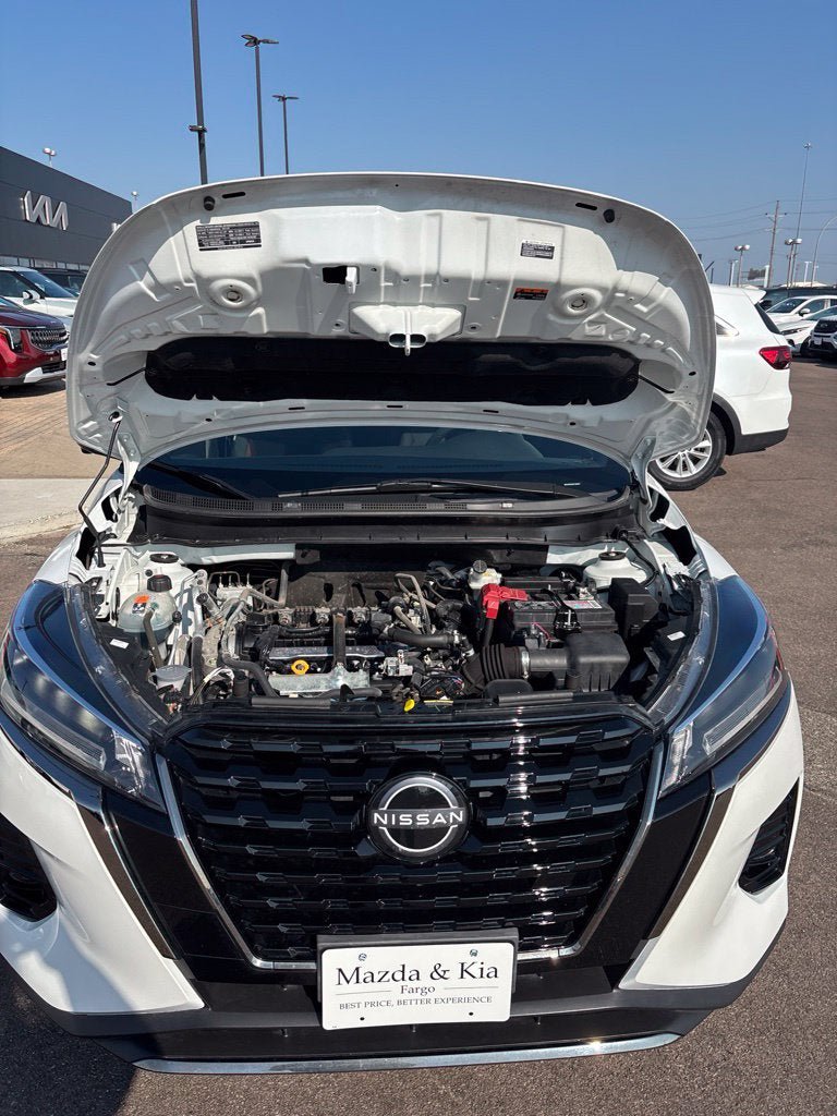 Used 2023 Nissan Kicks SR FWD image 29
