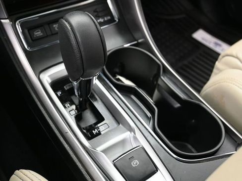 Used 2022 Subaru Ascent Limited w/ Technology Package image 22