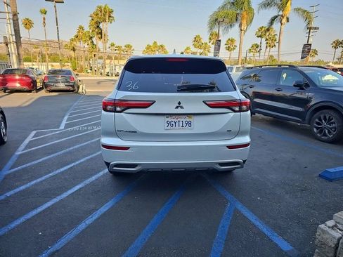 Used 2023 Mitsubishi Outlander ES image 4