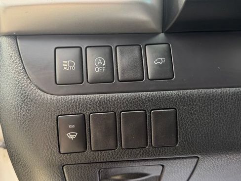 Used 2018 Toyota Highlander XLE AWD/4WD image 11