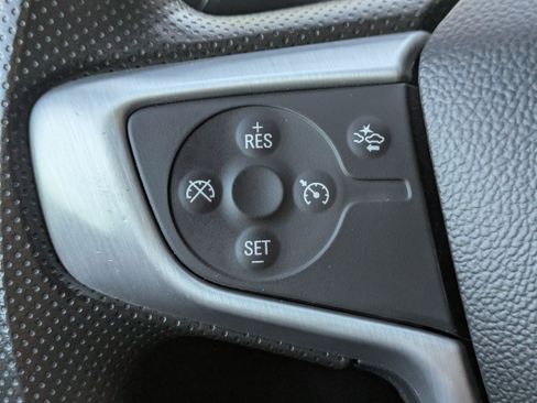 Used 2023 GMC Acadia SLE image 13