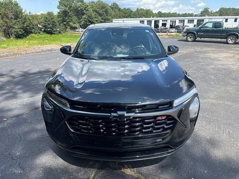 Used 2025 Chevrolet Trax RS w/ Driver Confidence Package FWD image 11
