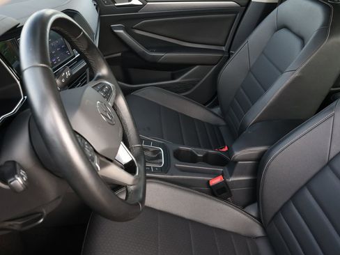 Used 2024 Volkswagen Jetta SE FWD image 14