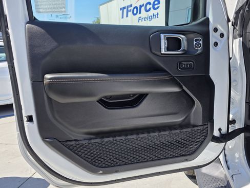 Certified 2025 Jeep Wrangler Sahara image 10