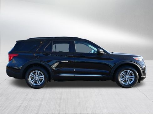 Certified 2022 Ford Explorer XLT w/ Equipment Group 202A AWD/4WD image 8
