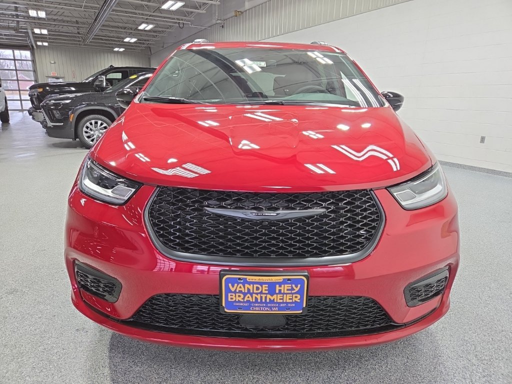 New 2026 Chrysler Pacifica Select w/ S Appearance Package FWD image 2