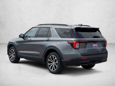 Used 2025 Ford Explorer ST-Line image 8