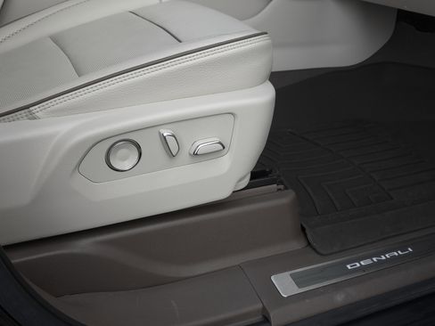 Used 2022 GMC Yukon Denali w/ Denali Ultimate Package image 51