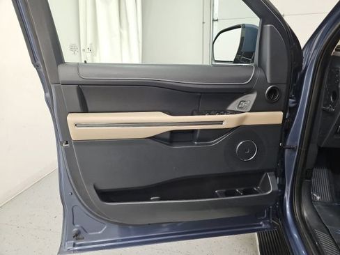 Used 2022 Ford Expedition XLT AWD/4WD image 11