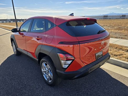 New 2026 Hyundai Kona SE image 3