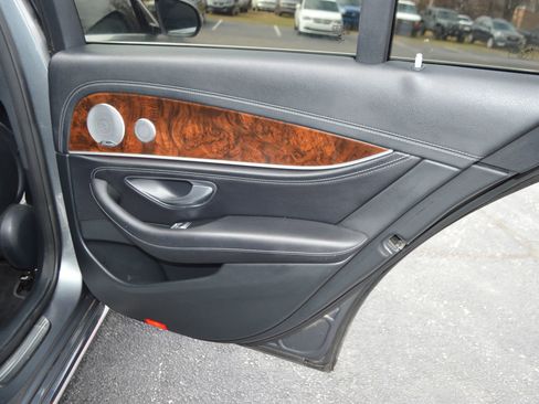 Used 2017 Mercedes-Benz E 300 4MATIC image 25
