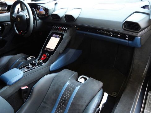 Used 2023 Lamborghini Huracan Tecnica RWD image 7