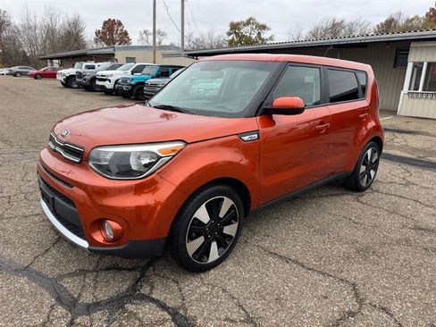 Used 2019 Kia Soul + FWD image 4