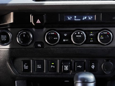 Used 2021 Toyota Tacoma TRD Off-Road w/ Technology Package AWD/4WD image 35