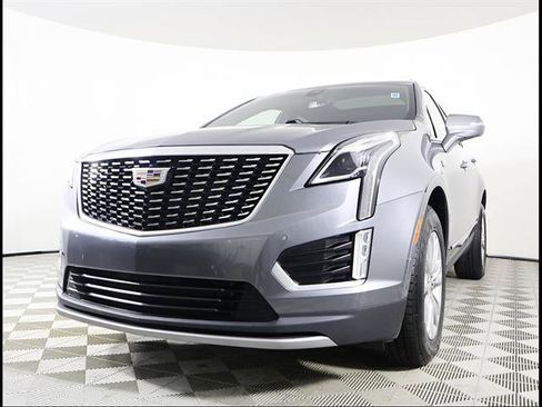 Used 2020 Cadillac XT5 Premium Luxury FWD image 2