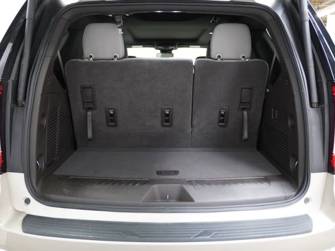 Used 2023 GMC Yukon SLT image 9