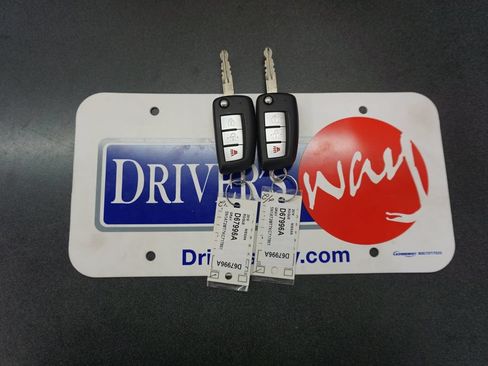 Used 2019 Nissan Rogue S w/ Special Edition Package FWD image 14