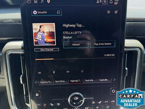 Used 2026 GMC Yukon Denali w/ Advanced Technology Package AWD/4WD image 14