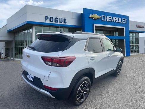 Used 2024 Chevrolet TrailBlazer LT image 2