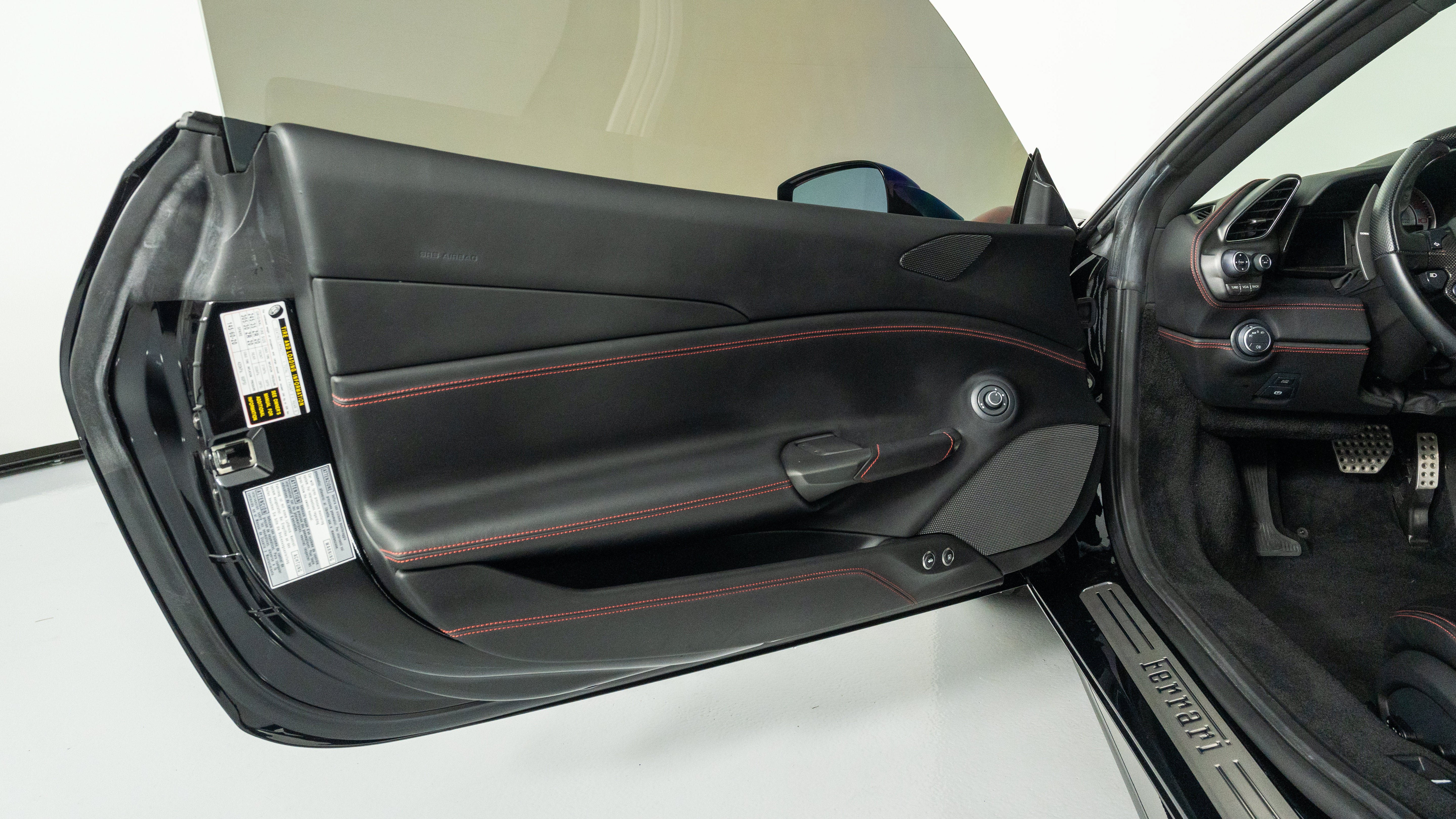 Certified 2018 Ferrari 488 GTB RWD image 18