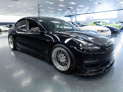 Used 2023 Tesla Model 3 Standard Range RWD image 4